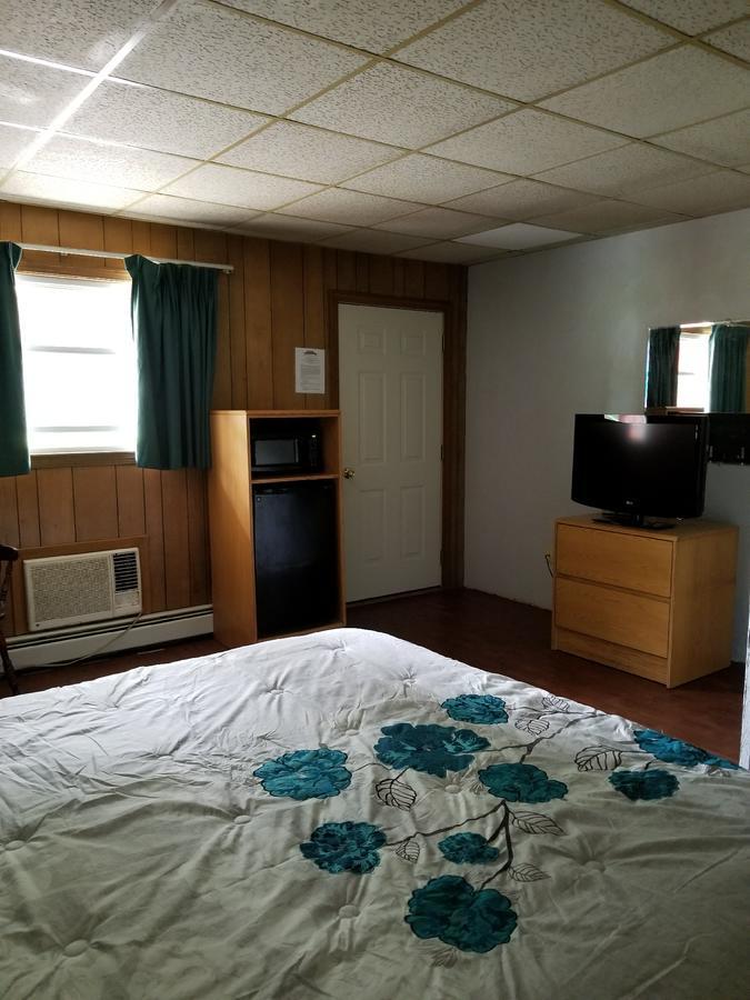 Pittsfield Motor Inn Экстерьер фото